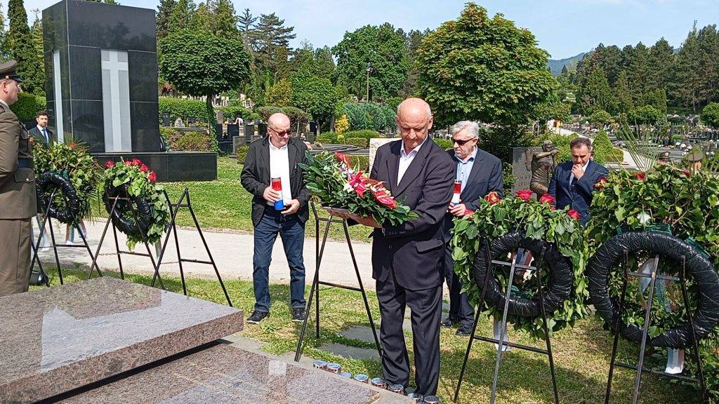 Navršila se 27. godišnjica smrti Gojka Šuška, ratnog ministra obrane RH! Umirovljeni general Rojs: 'Njegovo srce gorjelo je za slobodnu i neovisnu Hrvatsku, za hrvatski narod, kako u dijaspori tako i u Herceg-Bosni'