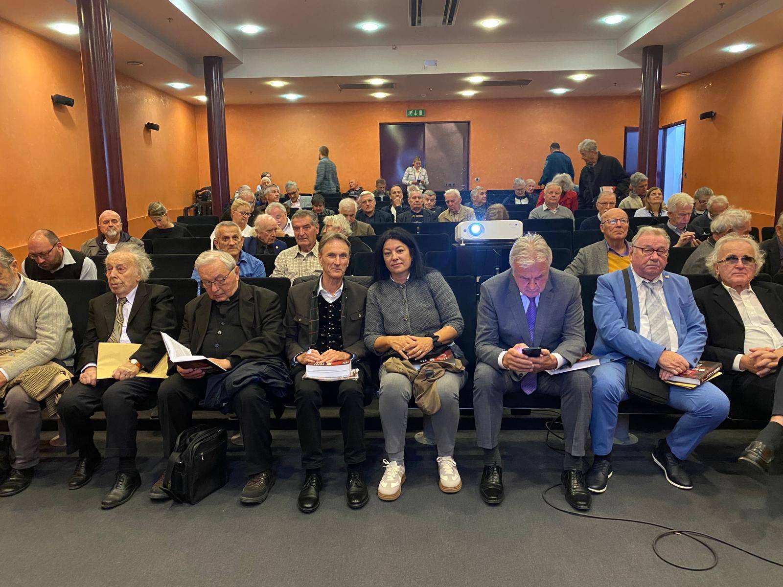 Bleiburg: Krvavo proljeće u južnoj Koruškoj 1945. i tragedija Hrvata