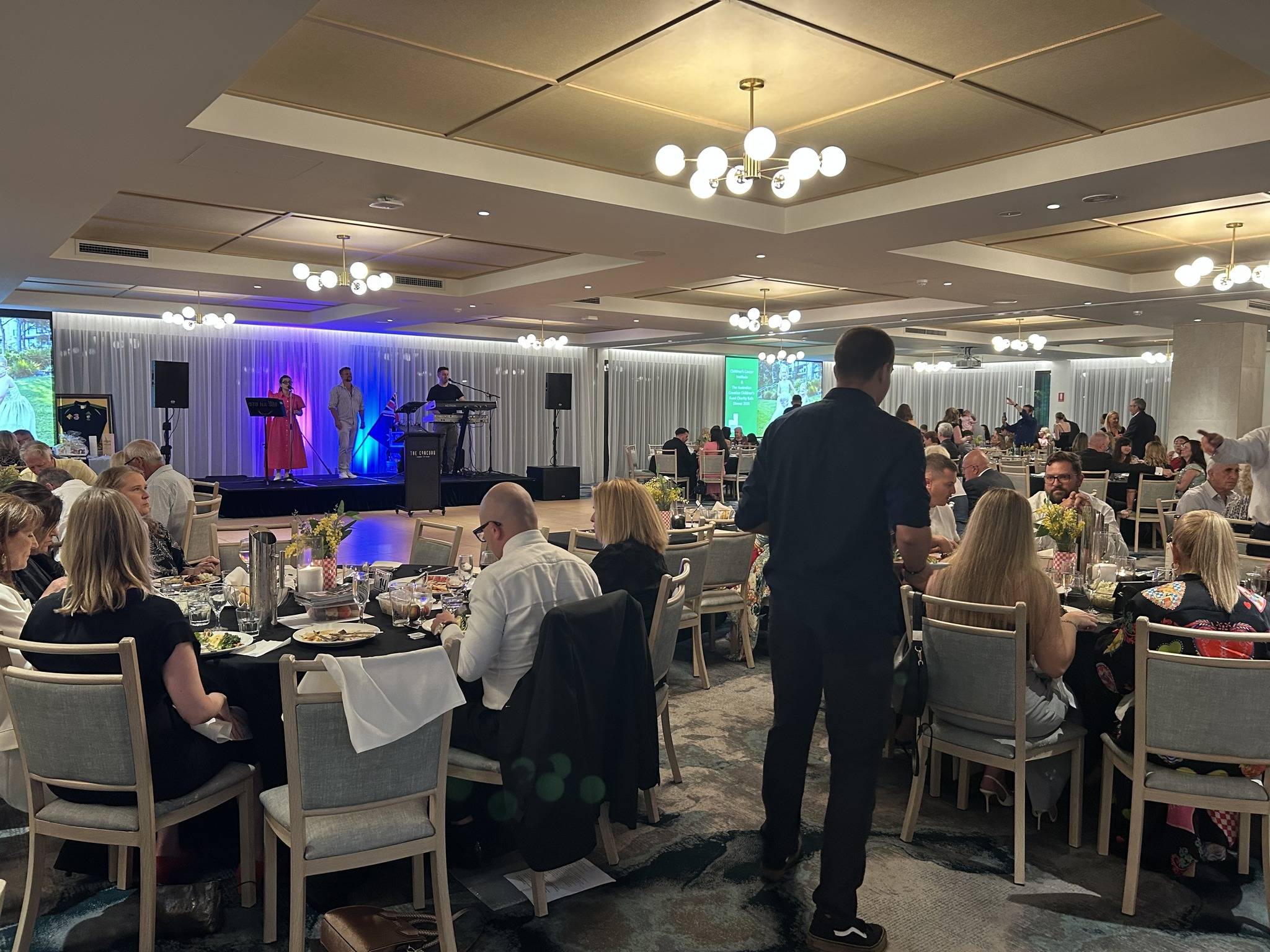 Prof. Ina Vukić, jedna od najistaknutijih predstavnica hrvatskog iseljeništva iz Sydneya poručila: Hrvati iz Australije pokrenuli su po drugi put humanitarnu akciju i prikupili novac za Dječji institut za maligne bolesti u Randwicku